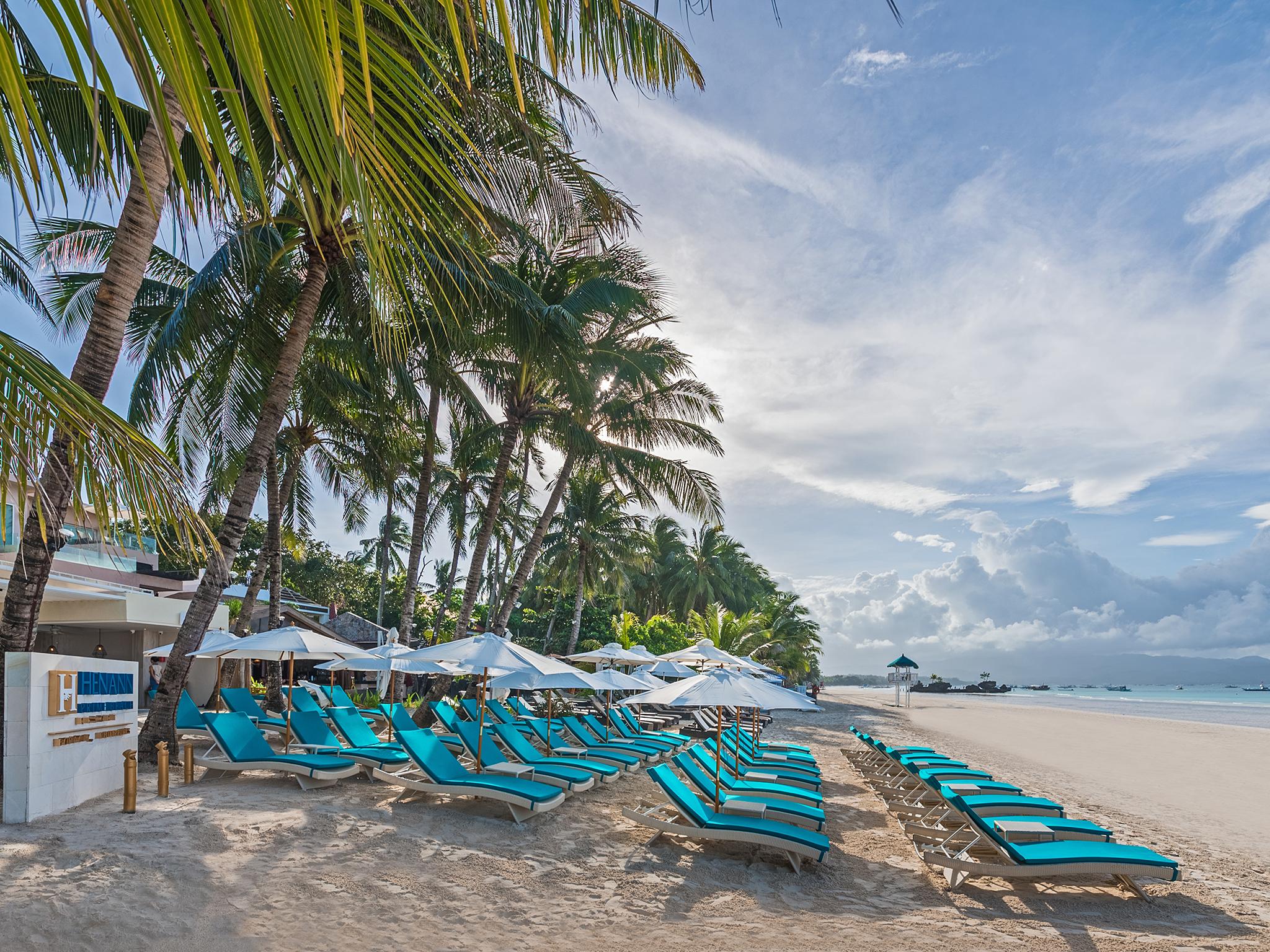 เฮนานน์ ไพรม์ บีช รีสอร์ต Hotel Balabag  ภายนอก รูปภาพ Beach at the Shangri-La Resort